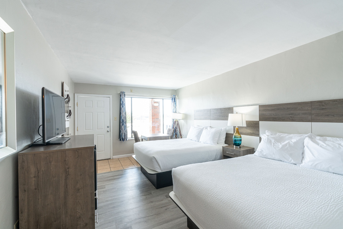 The Anchorage Inn & Marina Two Twin Beds